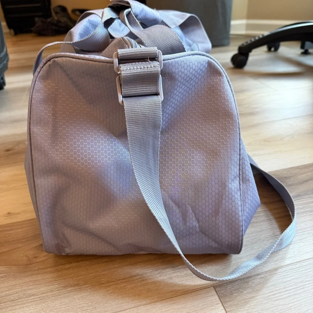 Reebok Gray Honeycomb Ripstop‎ Duffel Bag Logo